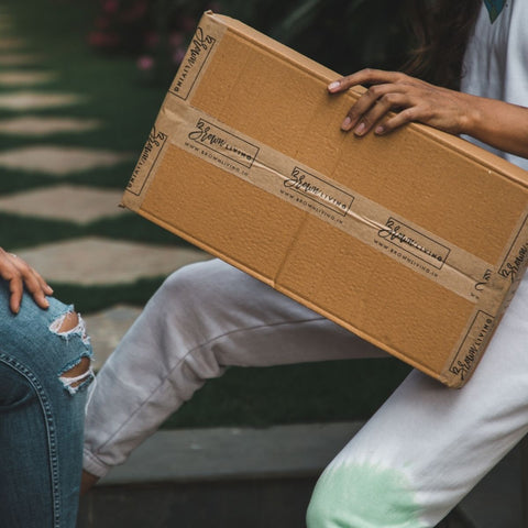 Brown Living Packing Image